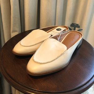 NWT Universal Thread off white mules
